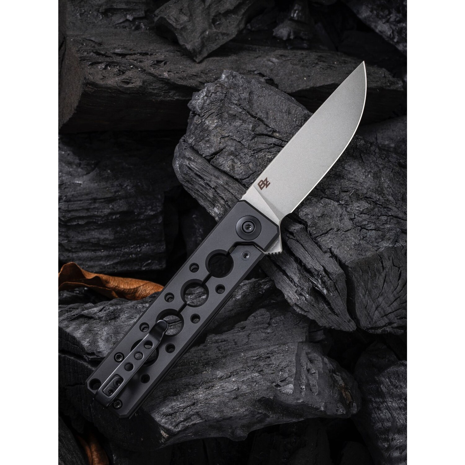 we-knife-miscreant-30-cpm20v-stonewashed-titan-schwarz_2