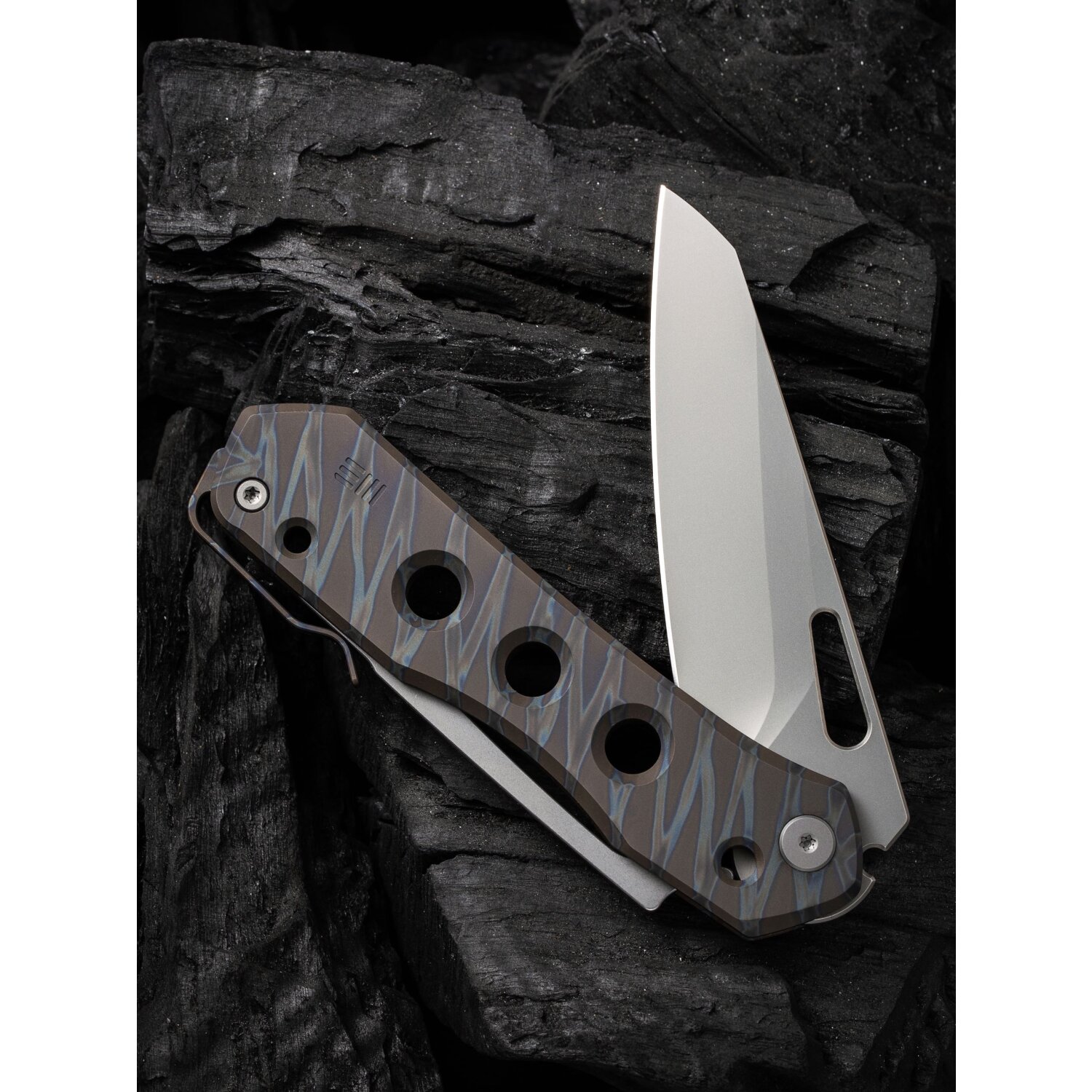 we-knife-vision-r-cpm-20cv-stahl-titan-tiger-stripe-pattern-flamed_3